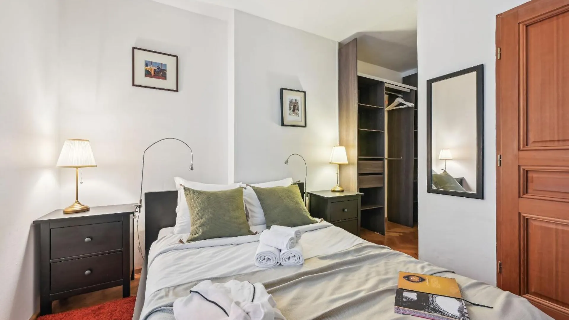 Apartment Bnbnova - Eiffel Tower & Hotel Des Invalides - 1Br Paris