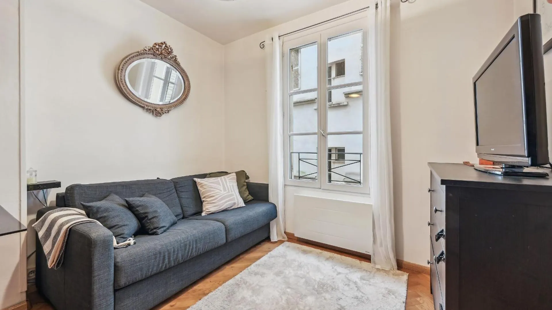 Bnbnova - Eiffel Tower & Hotel Des Invalides - 1Br Paris Apartment