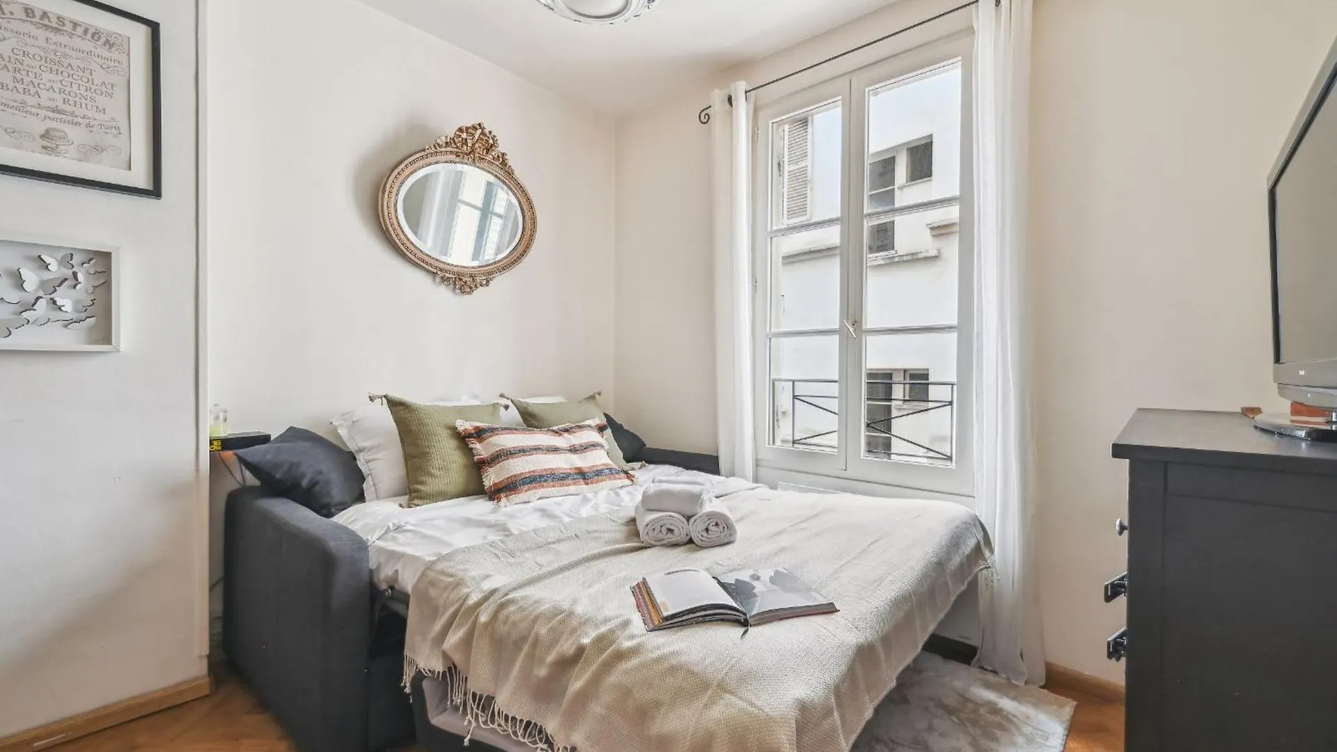 Apartment Bnbnova - Eiffel Tower & Hotel Des Invalides - 1Br Paris